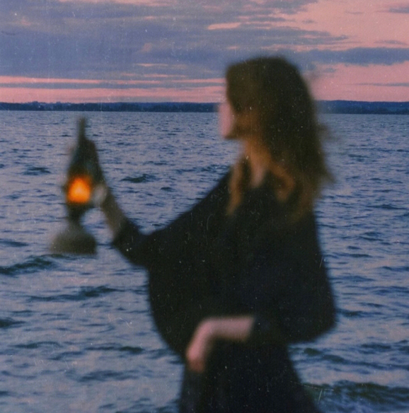 替老婆出家后，她和假少爷官宣